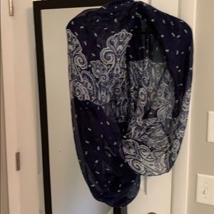 Infinity scarf